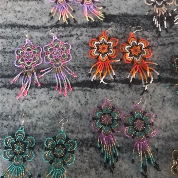 Beaded earrings - Picture 3 of 3